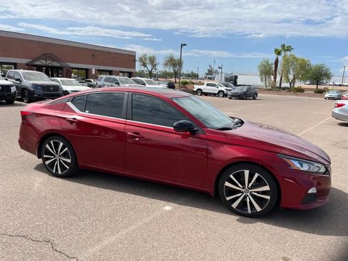 Used 2019 Nissan Altima 2.5 SR w/ SR Premium Package FWD image 5