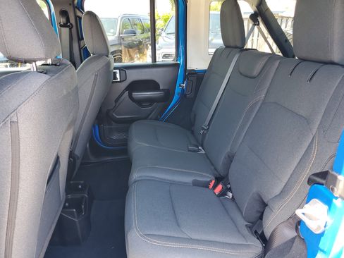 Used 2024 Jeep Wrangler Sport S image 6