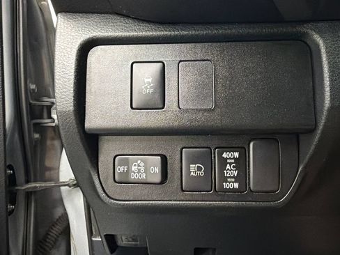 Used 2021 Toyota Tacoma TRD Off-Road AWD/4WD image 31