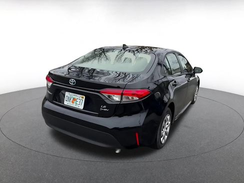 Used 2025 Toyota Corolla LE image 14