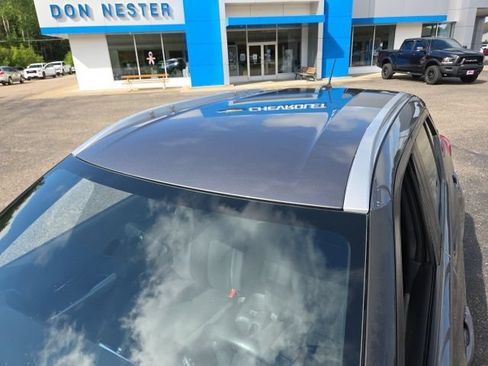 Used 2019 Nissan Kicks SV FWD image 31