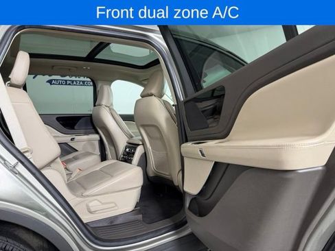 Used 2023 Lincoln Aviator AWD w/ Premium Package image 21