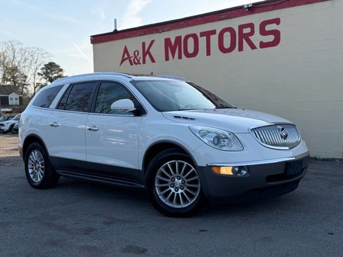Used 2011 Buick Enclave CXL image 1