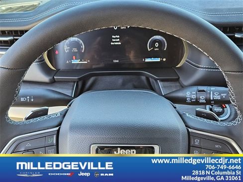 New 2025 Jeep Grand Cherokee Limited w/ Luxury Tech Group II image 27