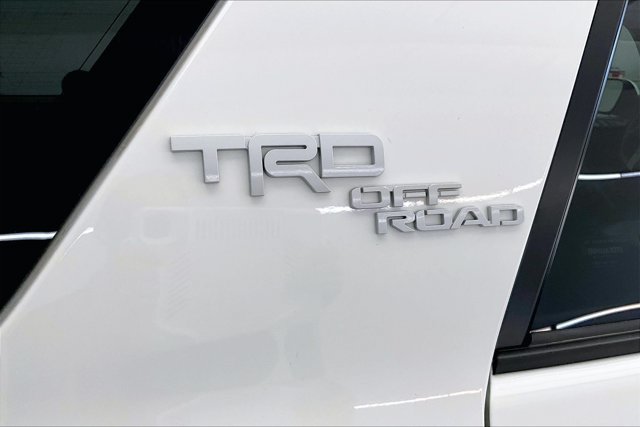 Used 2017 Toyota 4Runner TRD Off-Road Premium AWD/4WD image 7