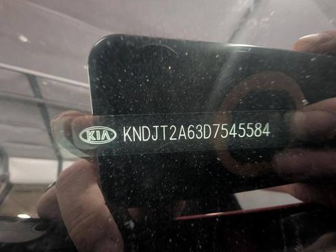 Used 2013 Kia Soul + FWD image 39