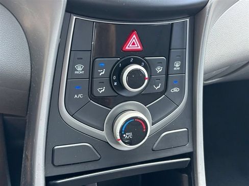 Used 2015 Hyundai Elantra SE w/ Option Group 02 FWD image 23