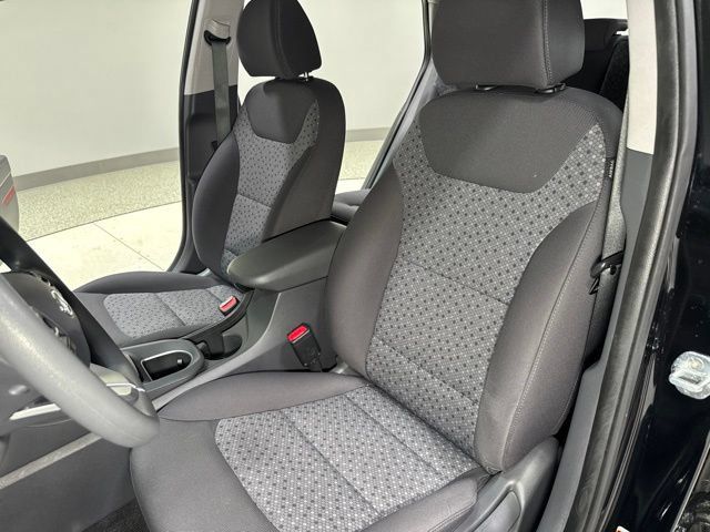 Used 2018 Hyundai Ioniq Blue FWD image 13