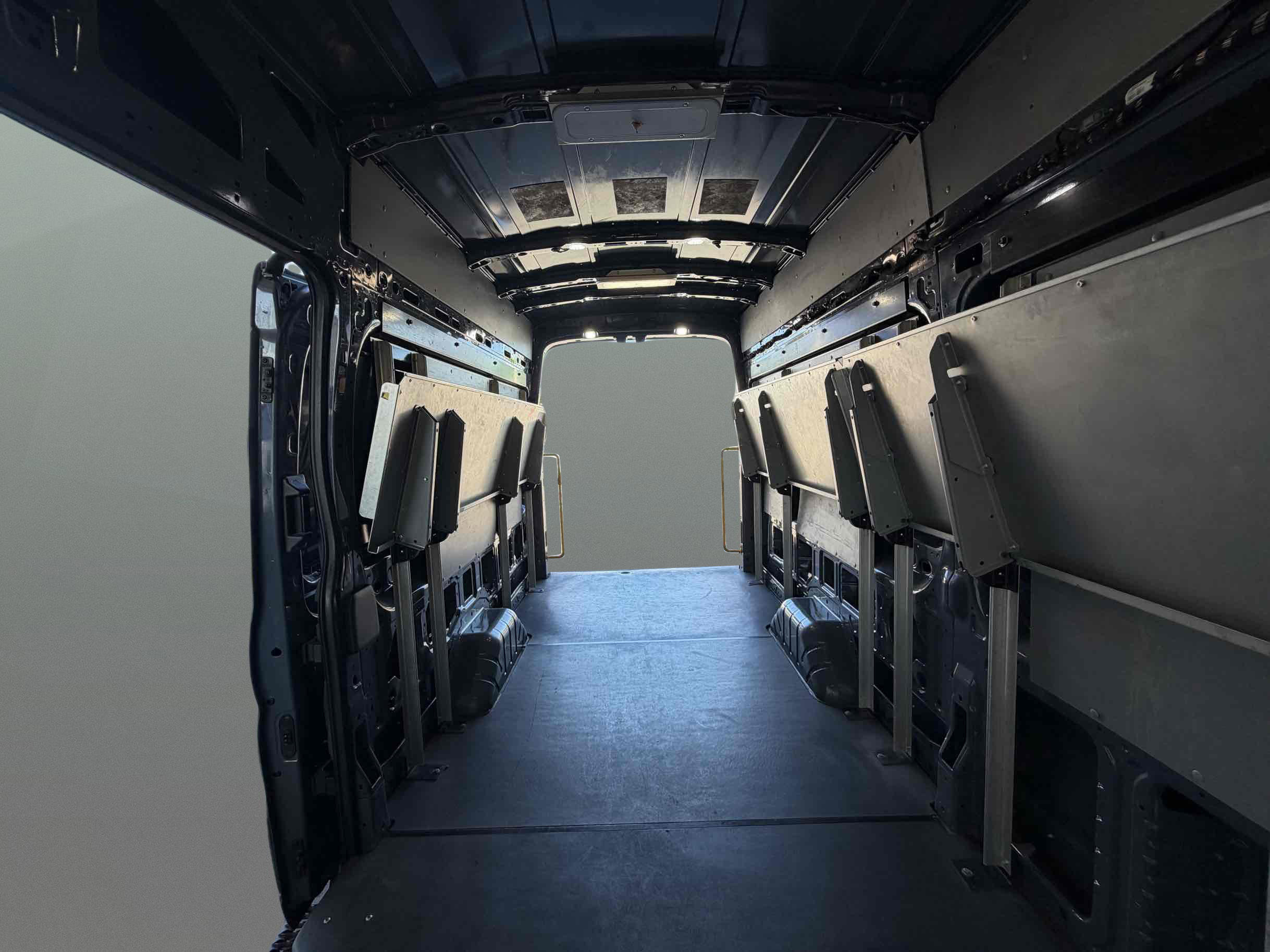 Used 2020 Ford Transit 250 148 High Roof Extended RWD image 14