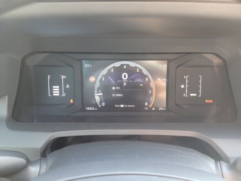 Certified 2025 Toyota Tacoma SR5 AWD/4WD image 31