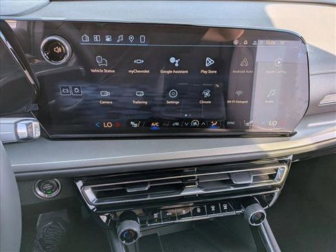 New 2026 Chevrolet Traverse LT image 12