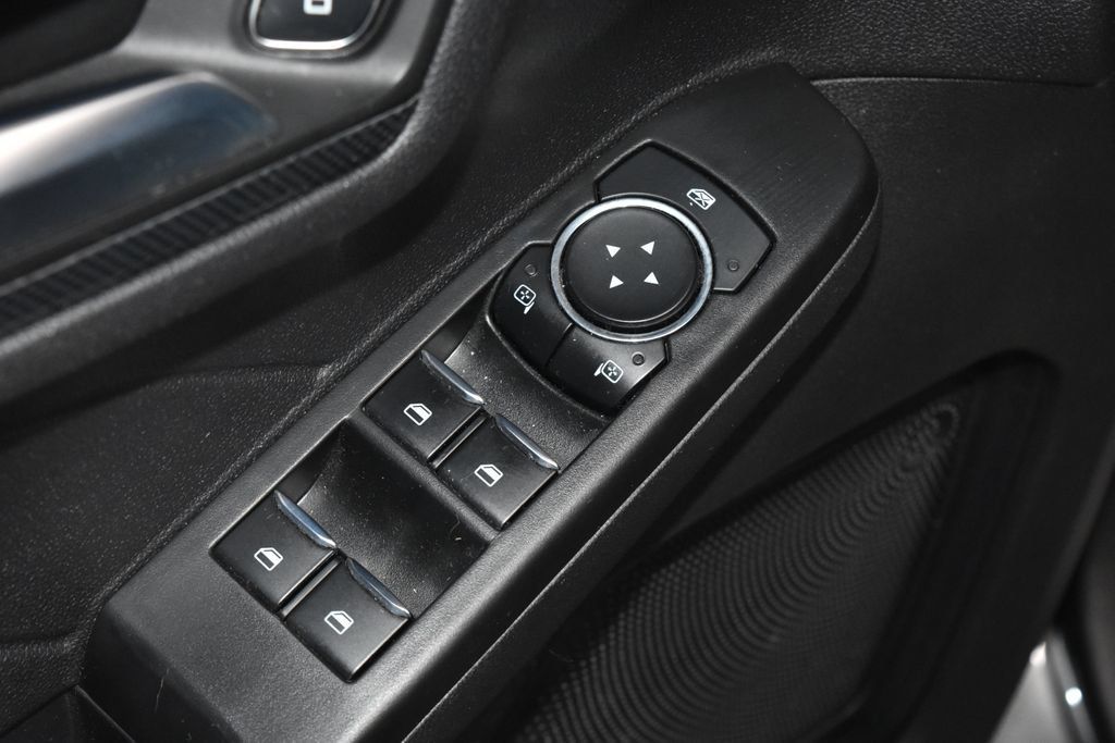 Used 2024 Ford Escape ST-Line w/ Tech Pack #1 FWD image 5