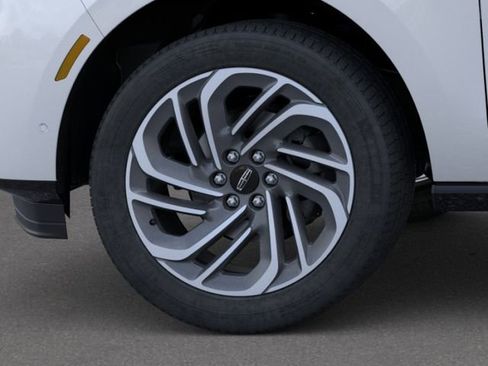 New 2026 Lincoln Navigator L Reserve AWD/4WD image 19