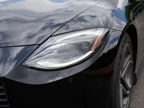 Used 2024 Nissan Z Performance w/ Floor Mat Package RWD image 4