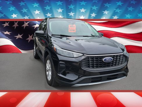 Used 2024 Ford Escape Active w/ Tech Pack #1 FWD image 1