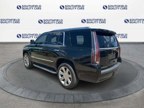 Used 2019 Cadillac Escalade Luxury AWD/4WD image 4