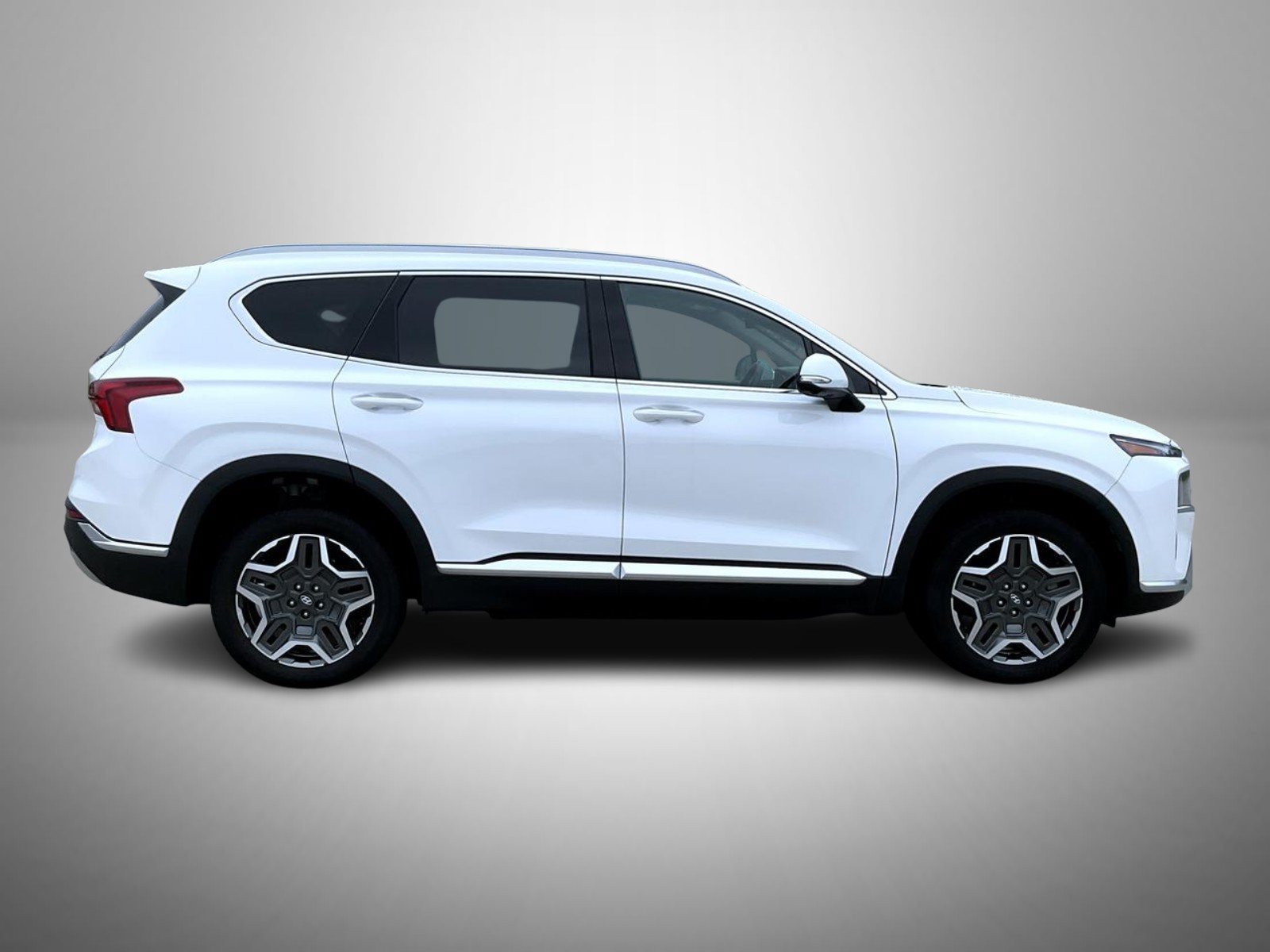 Certified 2023 Hyundai Santa Fe Limited w/ Cargo Package AWD/4WD image 4