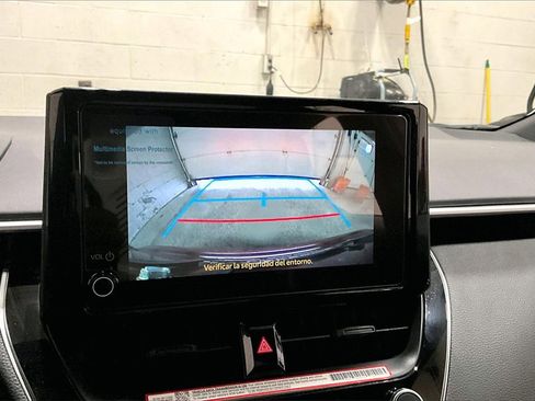 Used 2025 Toyota Corolla SE image 14