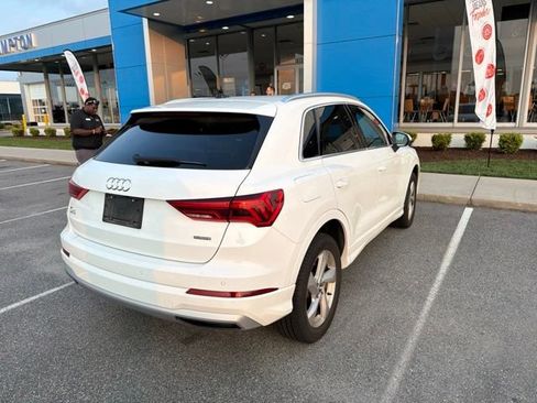 Used 2020 Audi Q3 2.0T Premium w/ Convenience Package AWD/4WD image 5