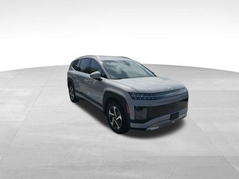New 2026 Hyundai Ioniq 9 SE image 2