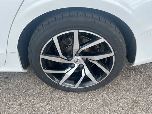 Used 2019 Volvo S60 T5 Momentum w/ Premium Package FWD image 17