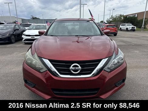 Used 2016 Nissan Altima 2.5 SR w/ Interior Lighting Package FWD image 2