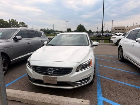 Used 2017 Volvo S60 T5 Inscription Platinum w/ Climate Package AWD/4WD image 4