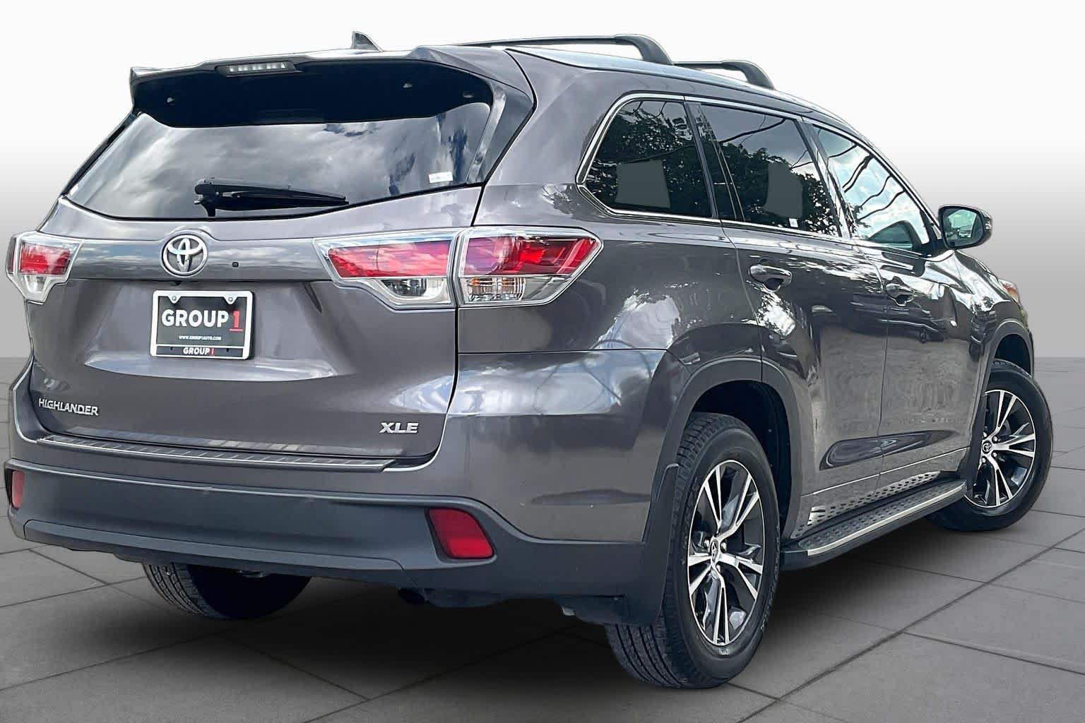 Used 2016 Toyota Highlander XLE FWD image 13
