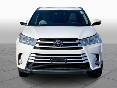 Used 2017 Toyota Highlander XLE image 4