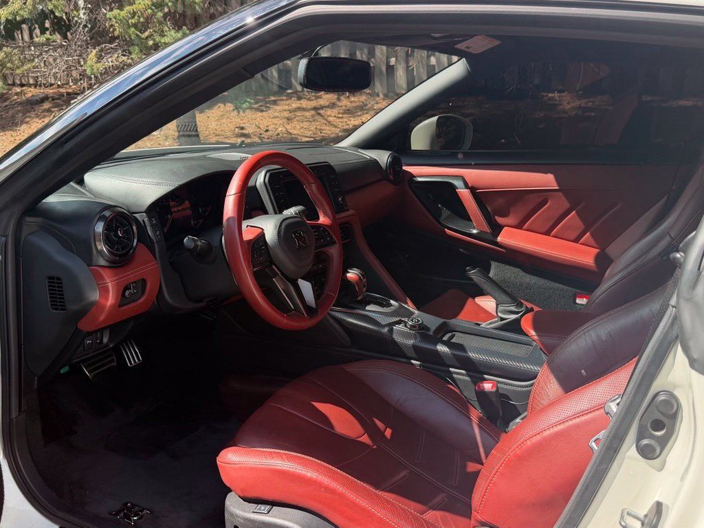 Used 2019 Nissan GT-R Premium w/ Premium Interior Package AWD/4WD image 22