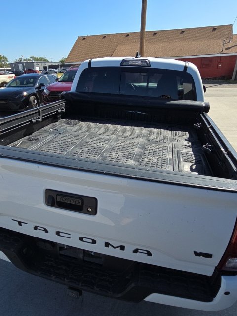 Used 2019 Toyota Tacoma TRD Sport AWD/4WD image 26