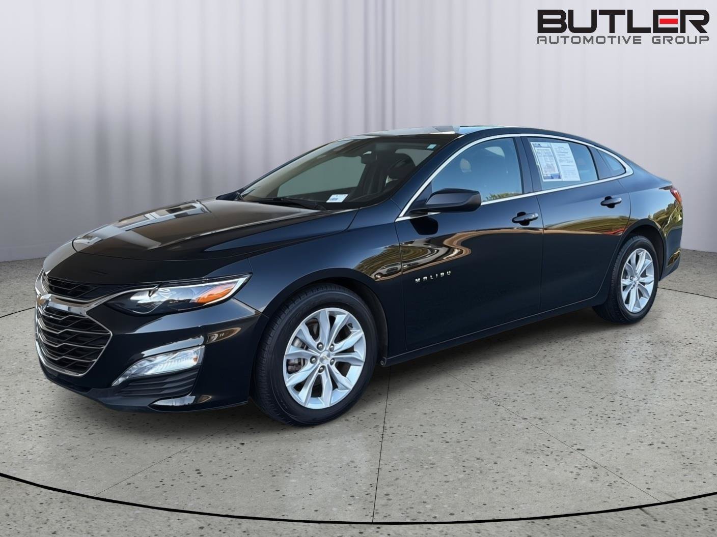 Used 2025 Chevrolet Malibu LT FWD image 2