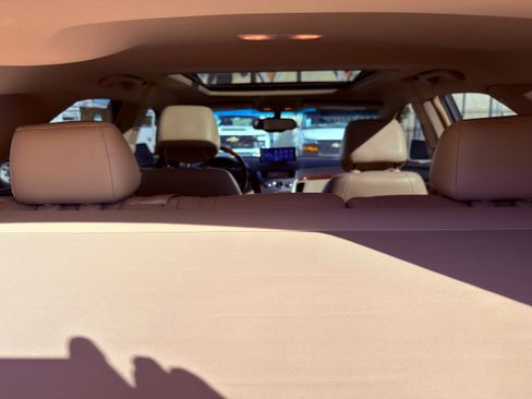 Used 2010 Cadillac CTS Luxury image 16