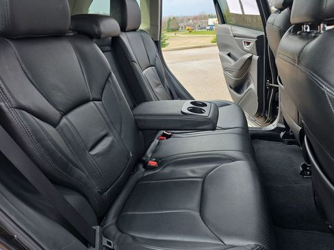 Used 2019 Subaru Forester Premium AWD/4WD image 11