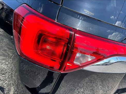 Used 2019 GMC Acadia Denali w/ Technology Package FWD image 42