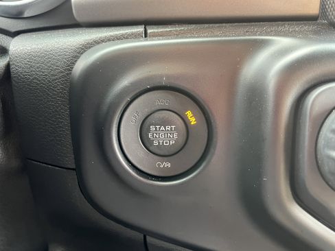 Used 2021 Jeep Gladiator Rubicon AWD/4WD image 26