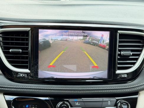 Used 2022 Chrysler Pacifica Touring-L FWD image 66