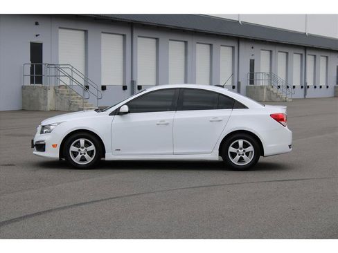 Used 2016 Chevrolet Cruze LT w/ RS Package image 2