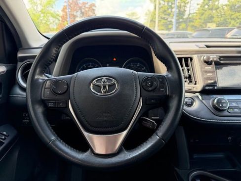 Used 2018 Toyota RAV4 XLE AWD/4WD image 21