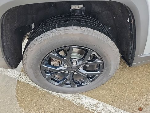 Certified 2024 Jeep Grand Cherokee Altitude image 13