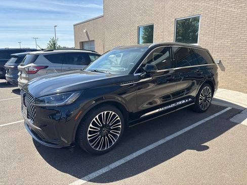 Used 2025 Lincoln Aviator Black Label AWD/4WD image 3