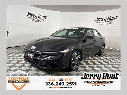Used 2025 Hyundai Elantra SEL FWD image 1