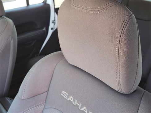 Used 2023 Jeep Wrangler Sahara image 11