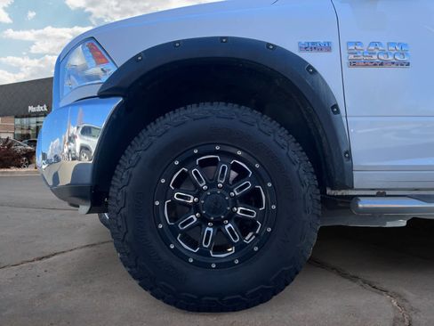 Used 2018 RAM 2500 Tradesman w/ Chrome Appearance Group image 14