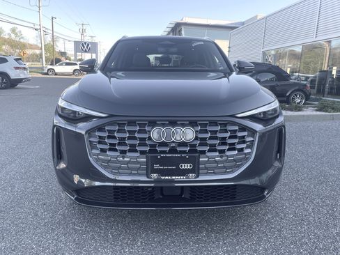 Certified 2025 Audi Q5 Premium w/ Convenience Package AWD/4WD image 2