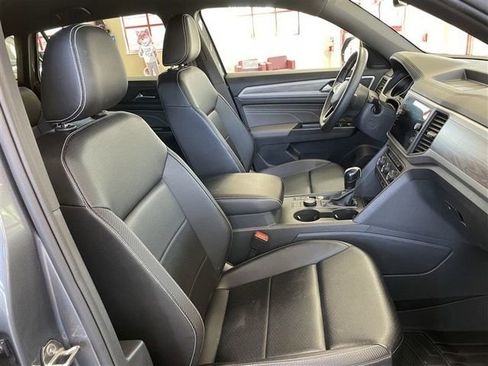 Used 2021 Volkswagen Atlas Cross Sport SE AWD/4WD image 25