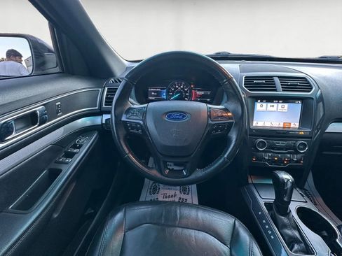 Used 2017 Ford Explorer XLT w/ Equipment Group 202A image 12