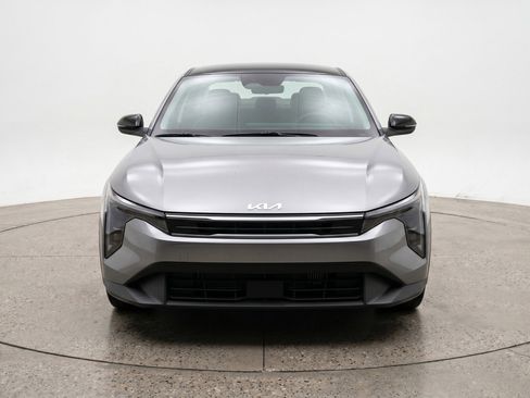 Used 2025 Kia K4 LXS image 2
