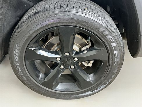 Used 2021 Jeep Grand Cherokee L Laredo image 11