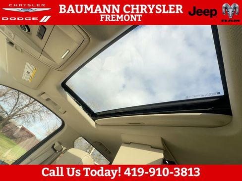 Used 2015 GMC Yukon Denali w/ Premium Package AWD/4WD image 22